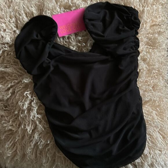 Welcome To The Love Club
Heart Top Black Size S/M NWT - Picture 10 of 12